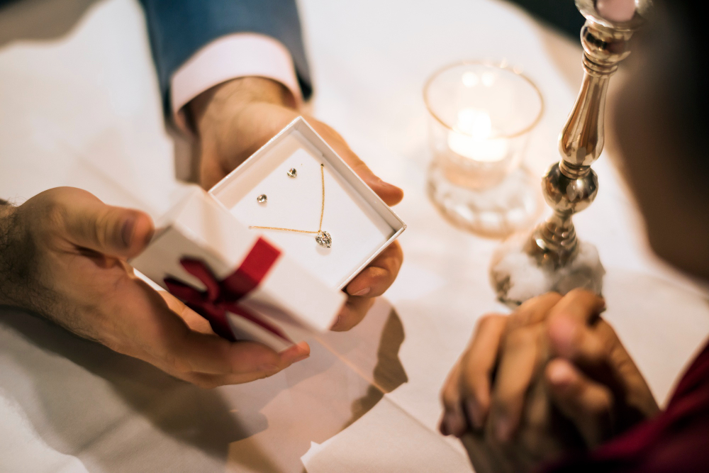Gifting Gold Jewellery